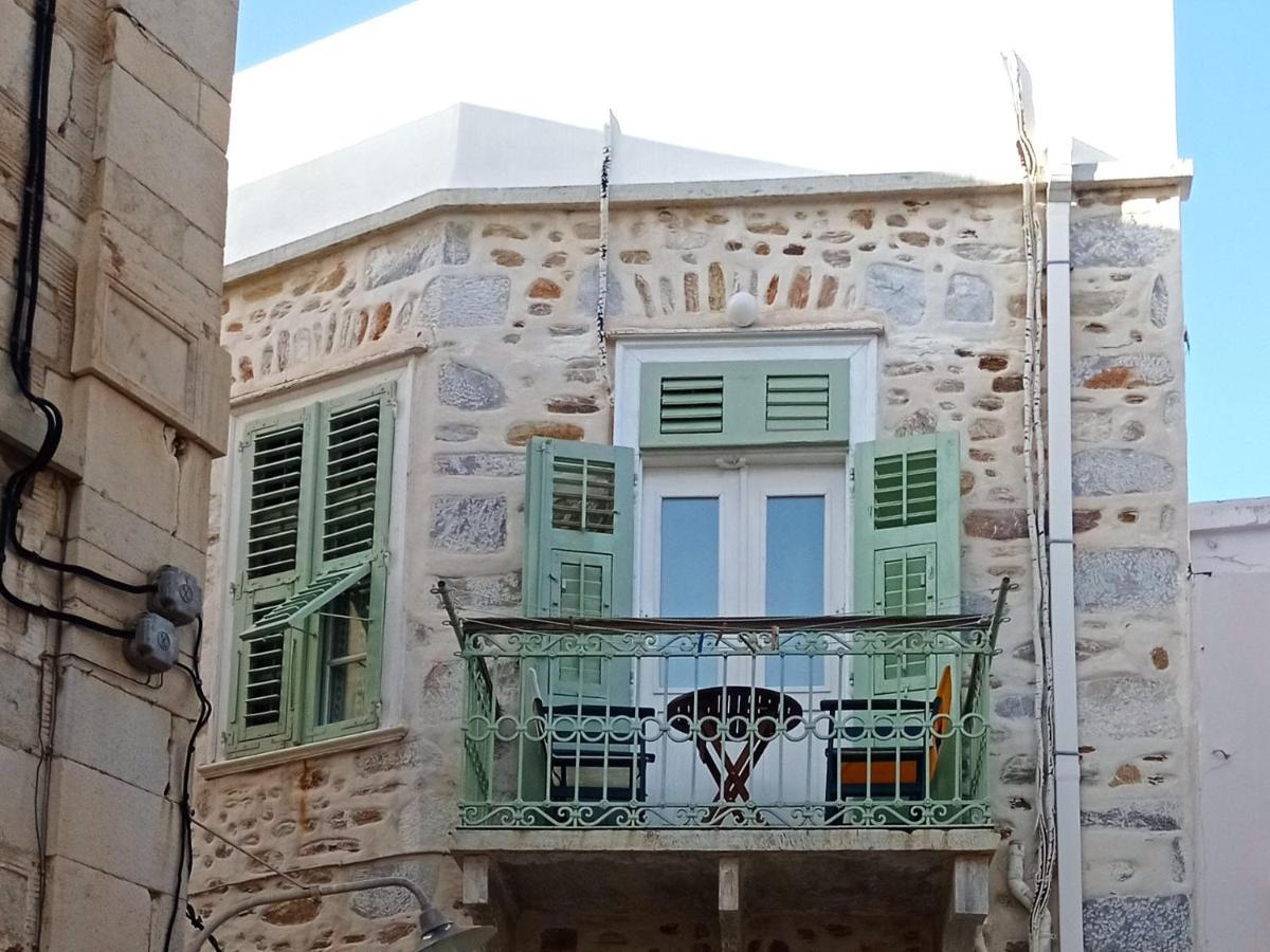 1872 - Agnes, Cozy Stony With Balcony Apartment Ermoupoli
